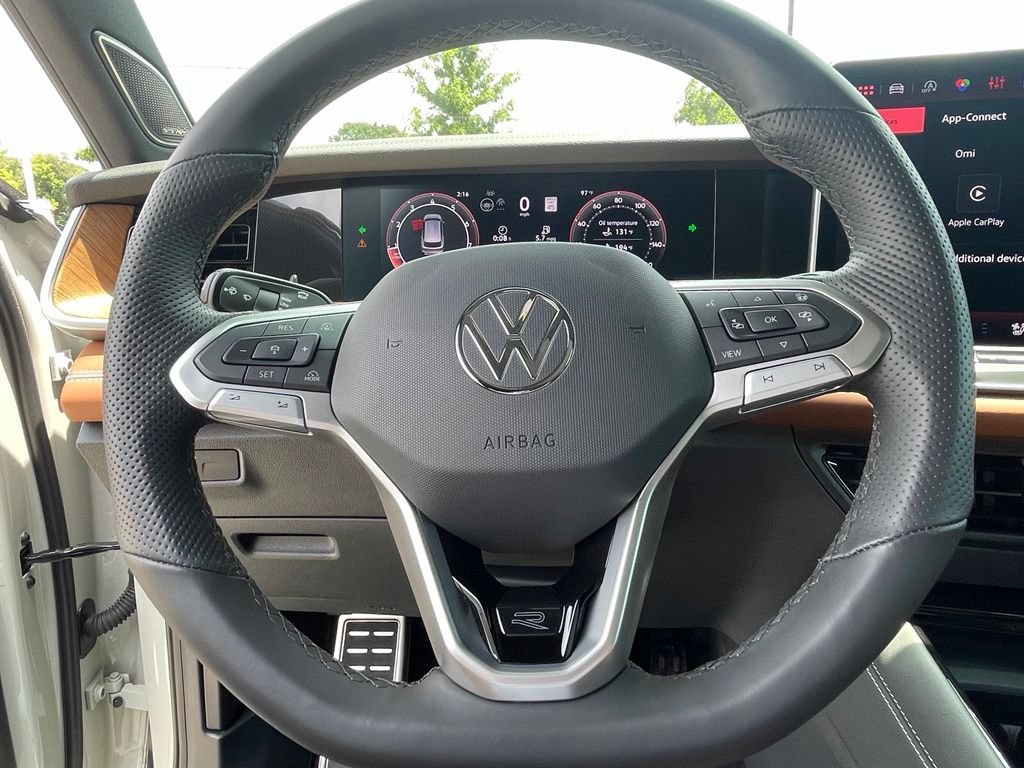 Used 2026 Volkswagen Tiguan SEL R-Line AWD/4WD image 13
