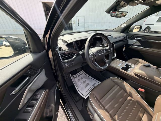 New 2026 GMC Acadia Denali Ultimate w/ LPO, Floor Liner Package AWD/4WD image 10