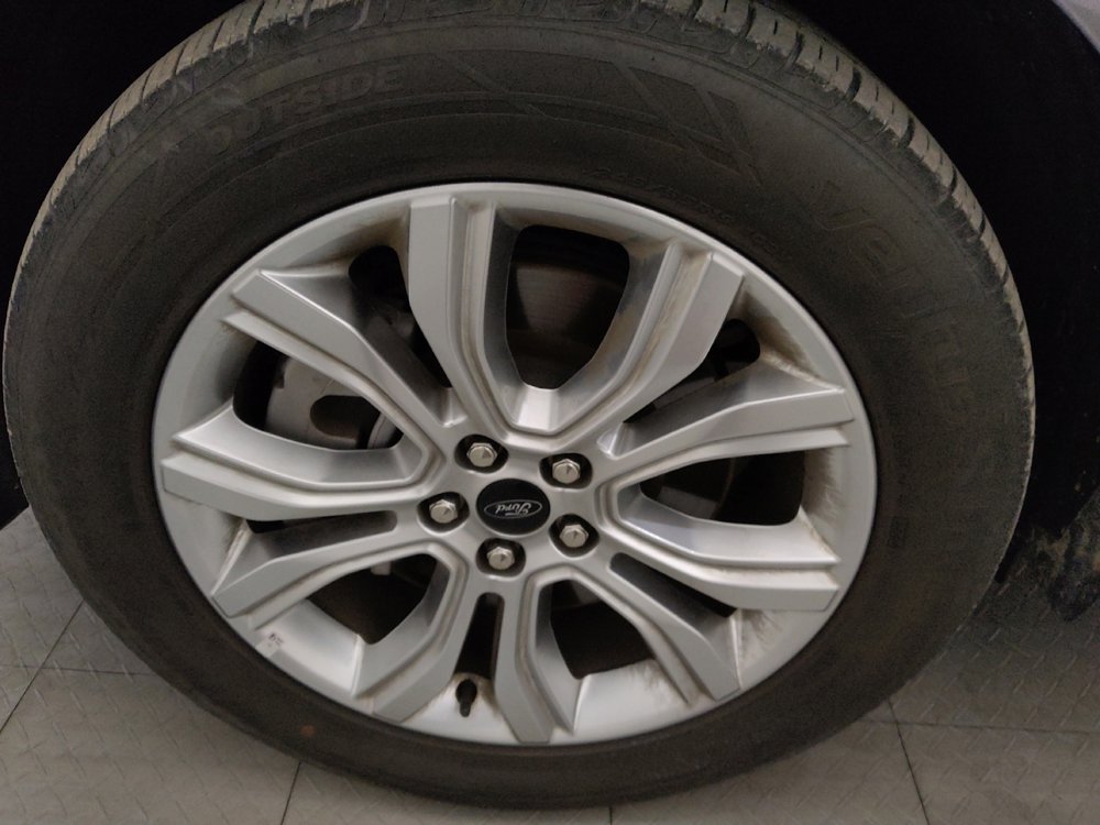 Used 2024 Ford Edge Titanium image 31