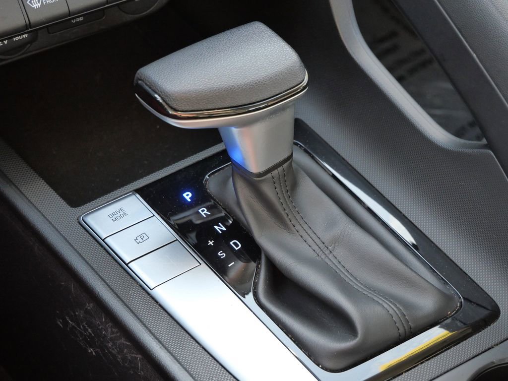 Used 2024 Hyundai Elantra SEL image 38