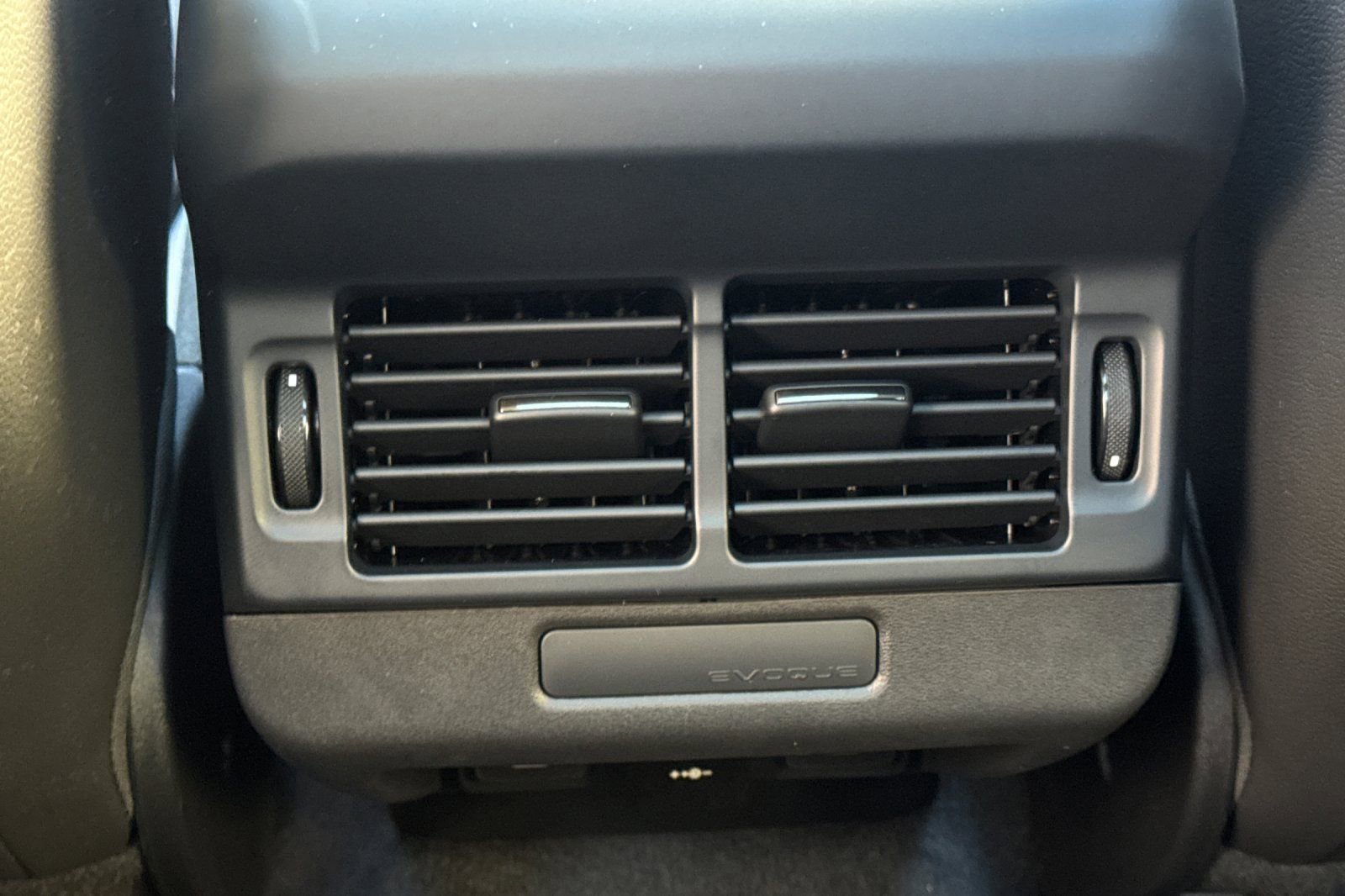 New 2026 Land Rover Range Rover Evoque Dynamic SE image 13