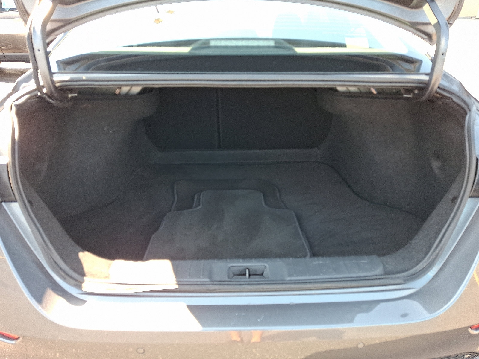 Used 2025 Nissan Sentra S FWD image 29