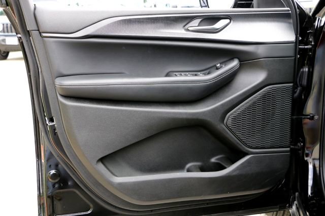 New 2025 Jeep Grand Cherokee L Altitude RWD image 19