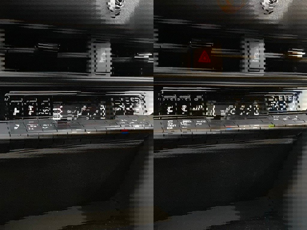 Used 2025 Toyota Crown Signia w/ Advanced Technology Package image 26