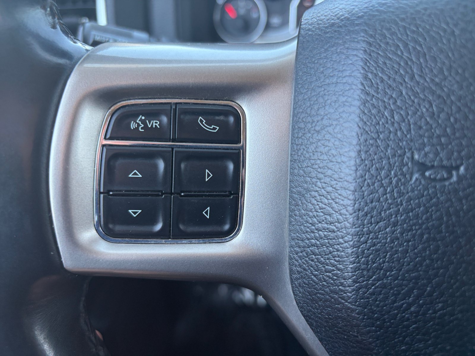 Used 2014 RAM 1500 Laramie w/ Convenience Group AWD/4WD image 19