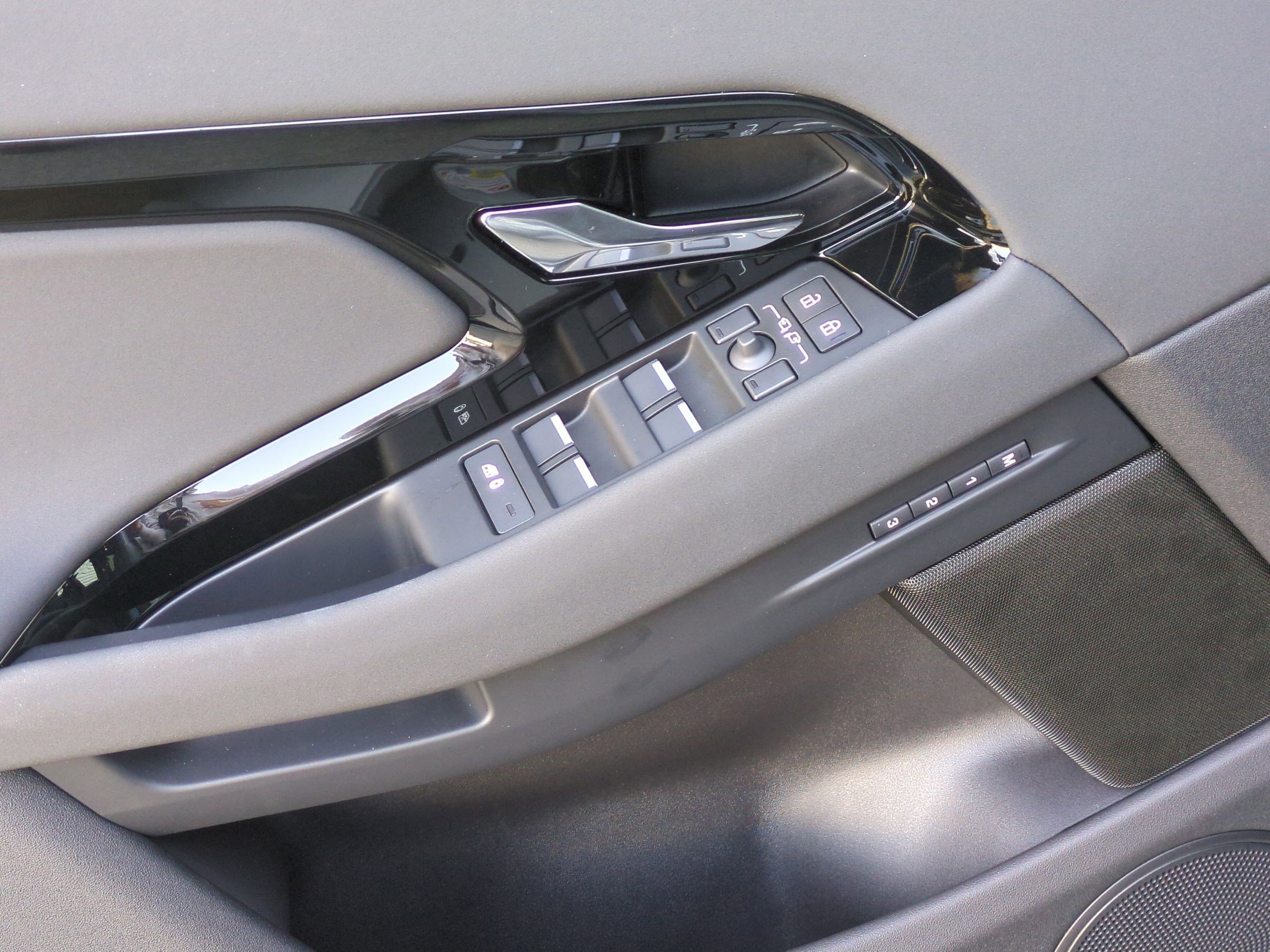 New 2026 Land Rover Range Rover Evoque Dynamic SE image 11