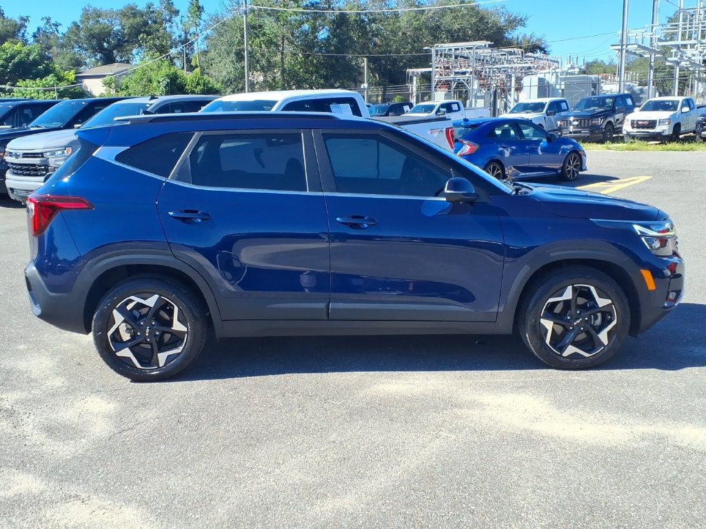 Used 2024 Kia Seltos EX FWD image 8