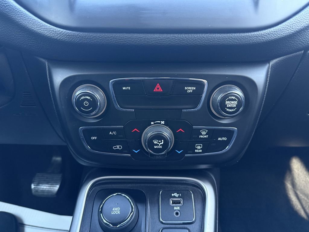 Used 2019 Jeep Compass Latitude w/ Cold Weather Group image 22