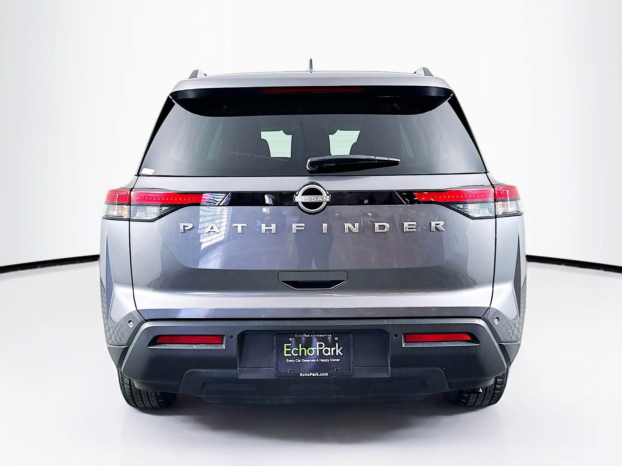 Used 2025 Nissan Pathfinder SV FWD image 7