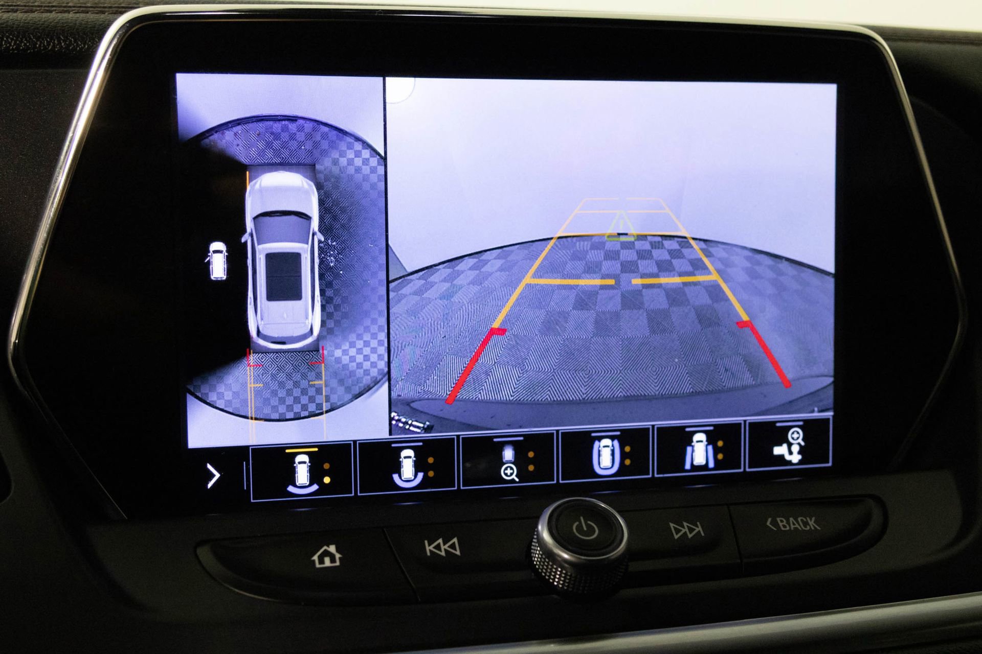 Used 2020 Chevrolet Blazer Premier w/ Driver Confidence II Package image 7