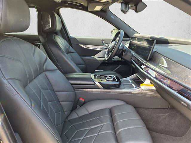 Certified 2024 BMW i7 eDrive50 w/ M Sport Package RWD image 23