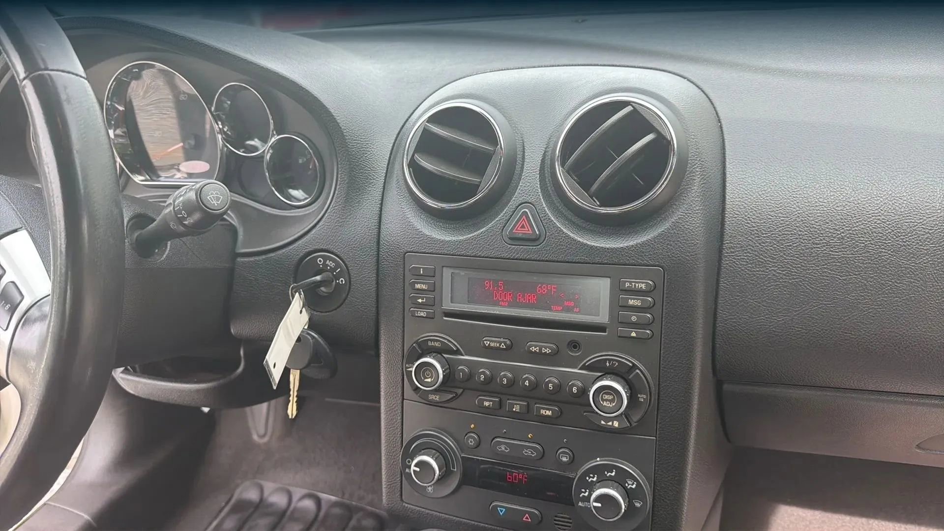 Used 2008 Pontiac G6 GT FWD image 28