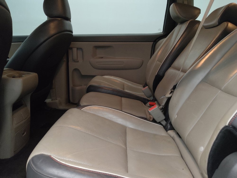 Used 2016 Kia Sedona LX w/ LX Essentials Premium Package FWD image 18