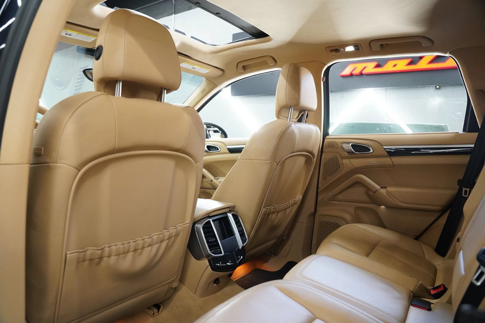 Used 2014 Porsche Cayenne AWD/4WD image 17