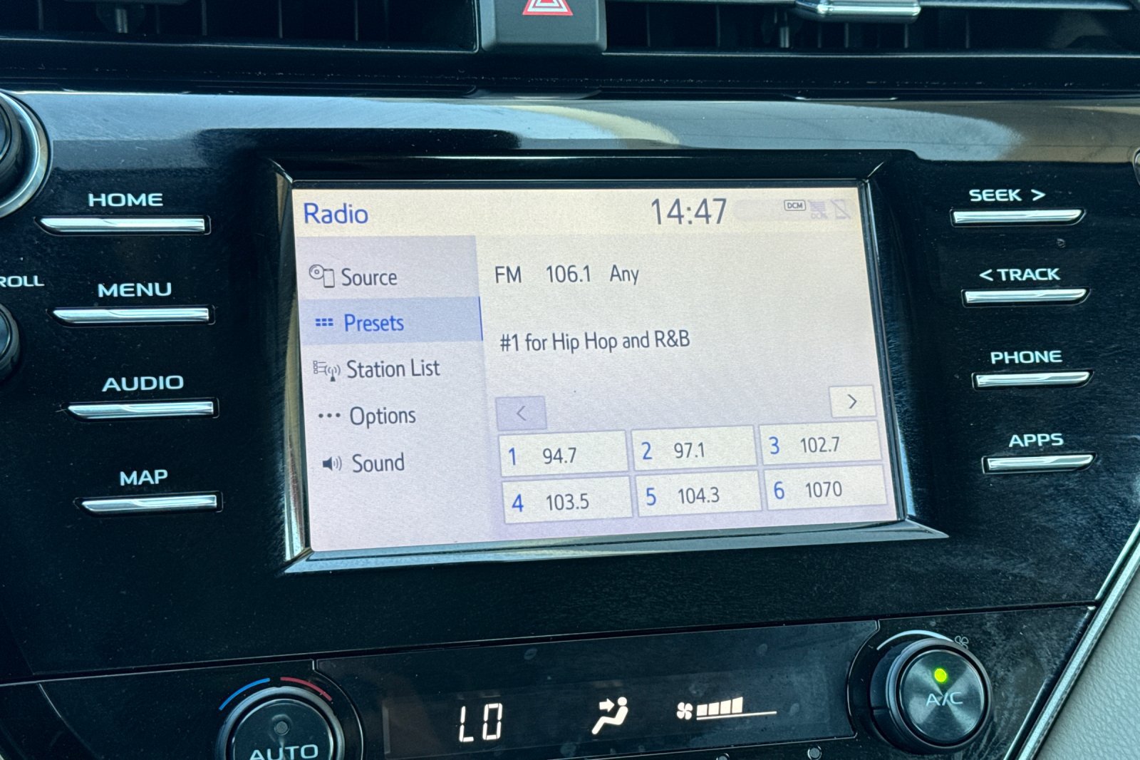 Certified 2019 Toyota Camry SE w/ Convenience Package FWD image 22