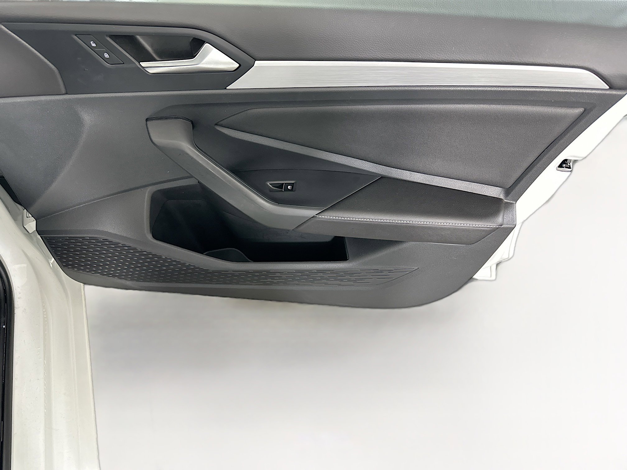 Used 2025 Volkswagen Jetta S image 30