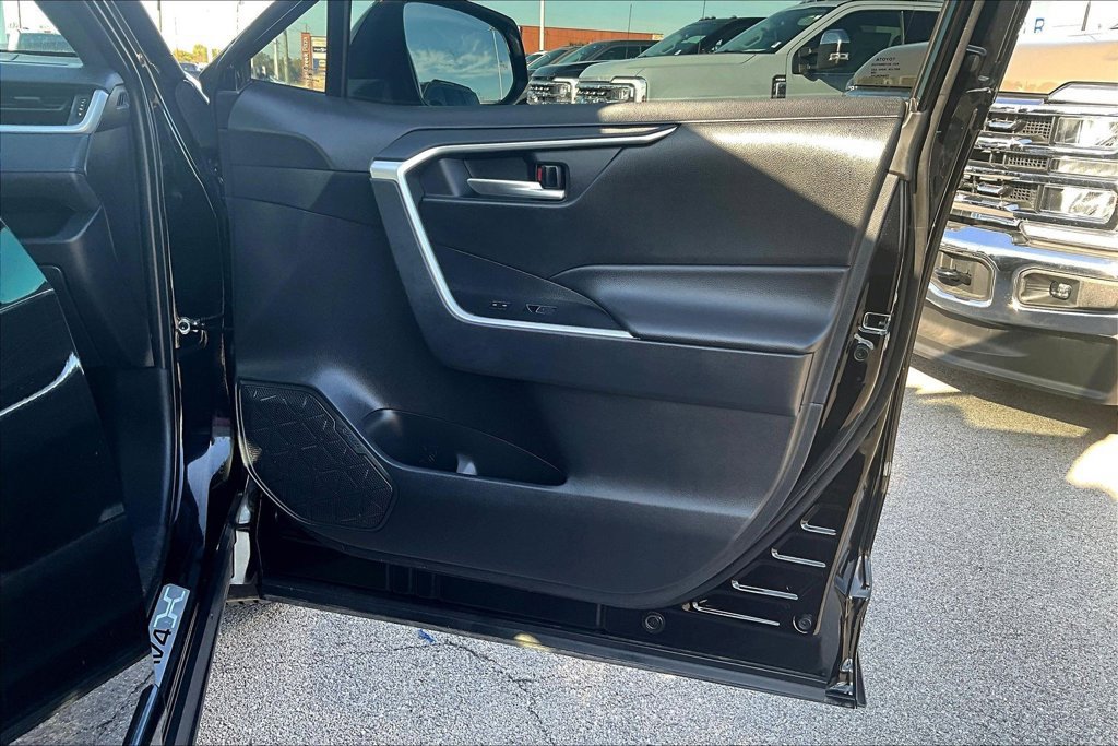 Used 2024 Toyota RAV4 SE AWD/4WD image 19