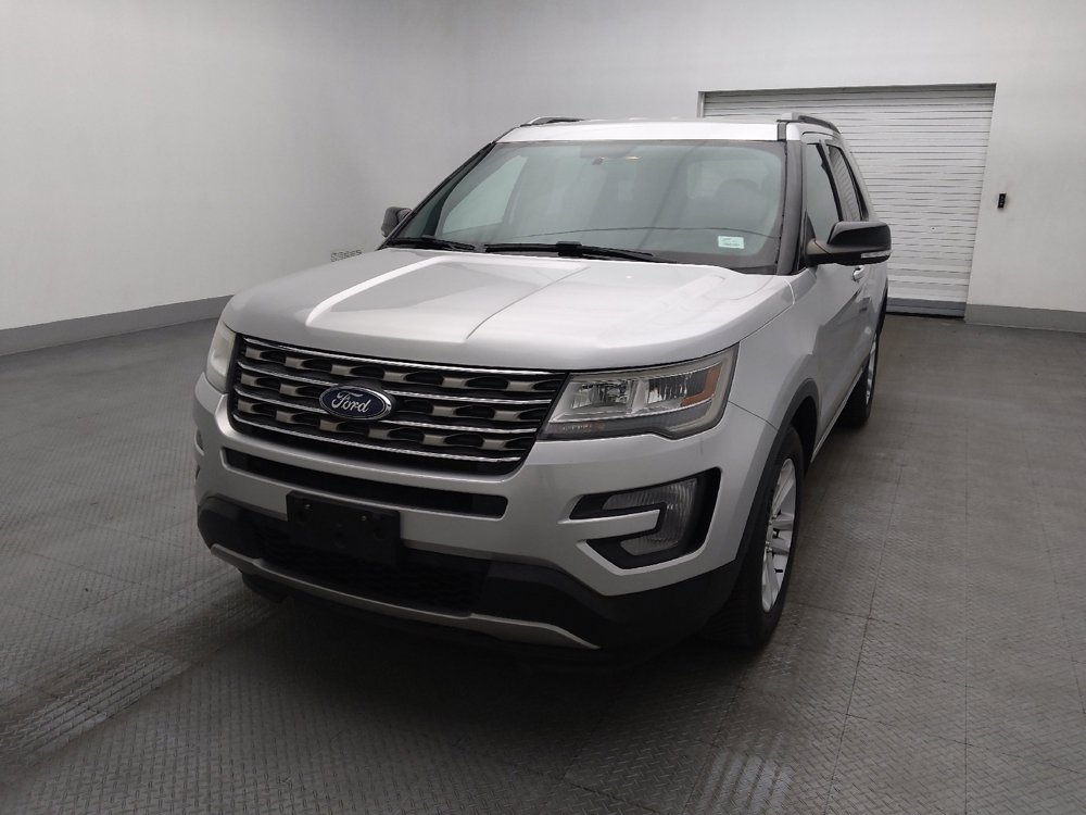 Used 2017 Ford Explorer XLT FWD image 15