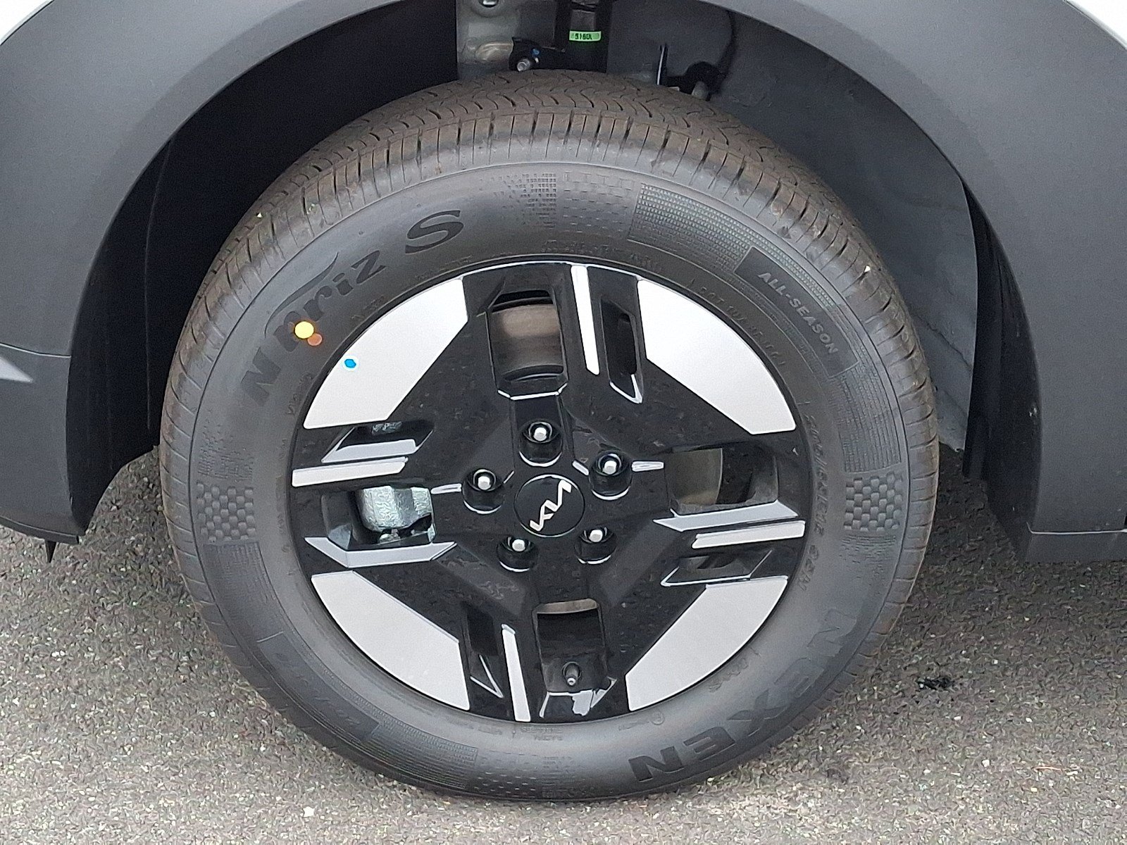 New 2027 Kia Seltos LX AWD/4WD image 4