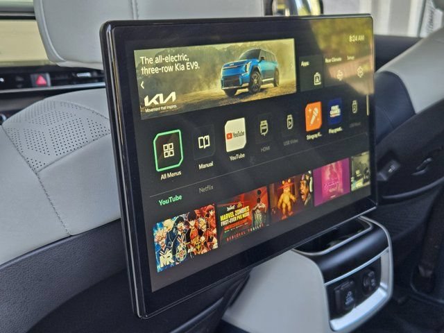Used 2025 Kia Carnival SX FWD image 30