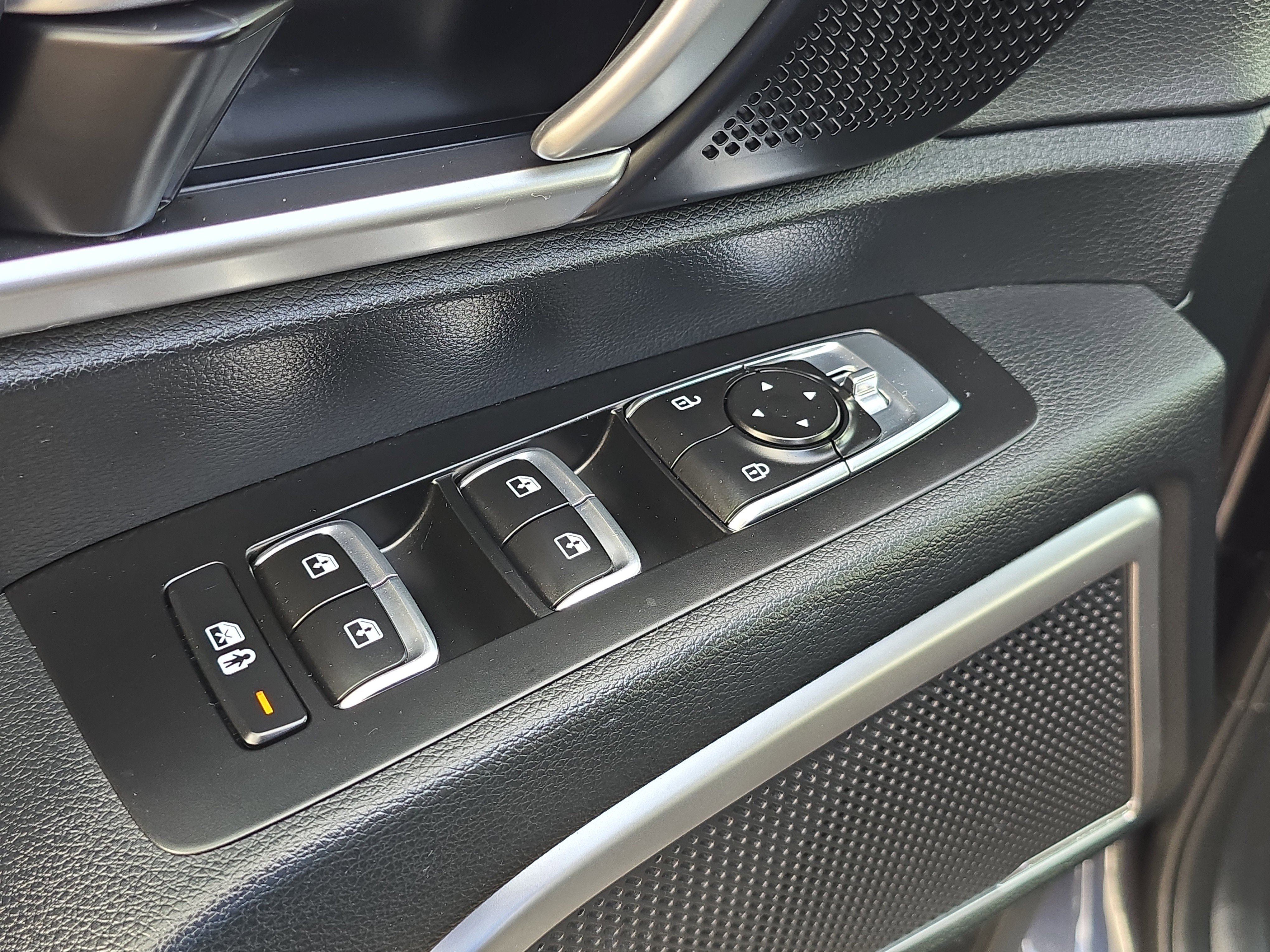 Certified 2025 Kia Telluride LX image 21