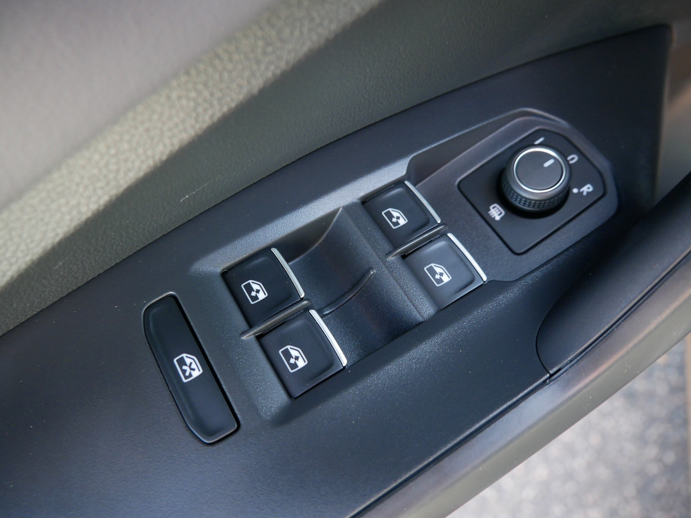 Used 2025 Volkswagen Jetta SEL FWD image 19