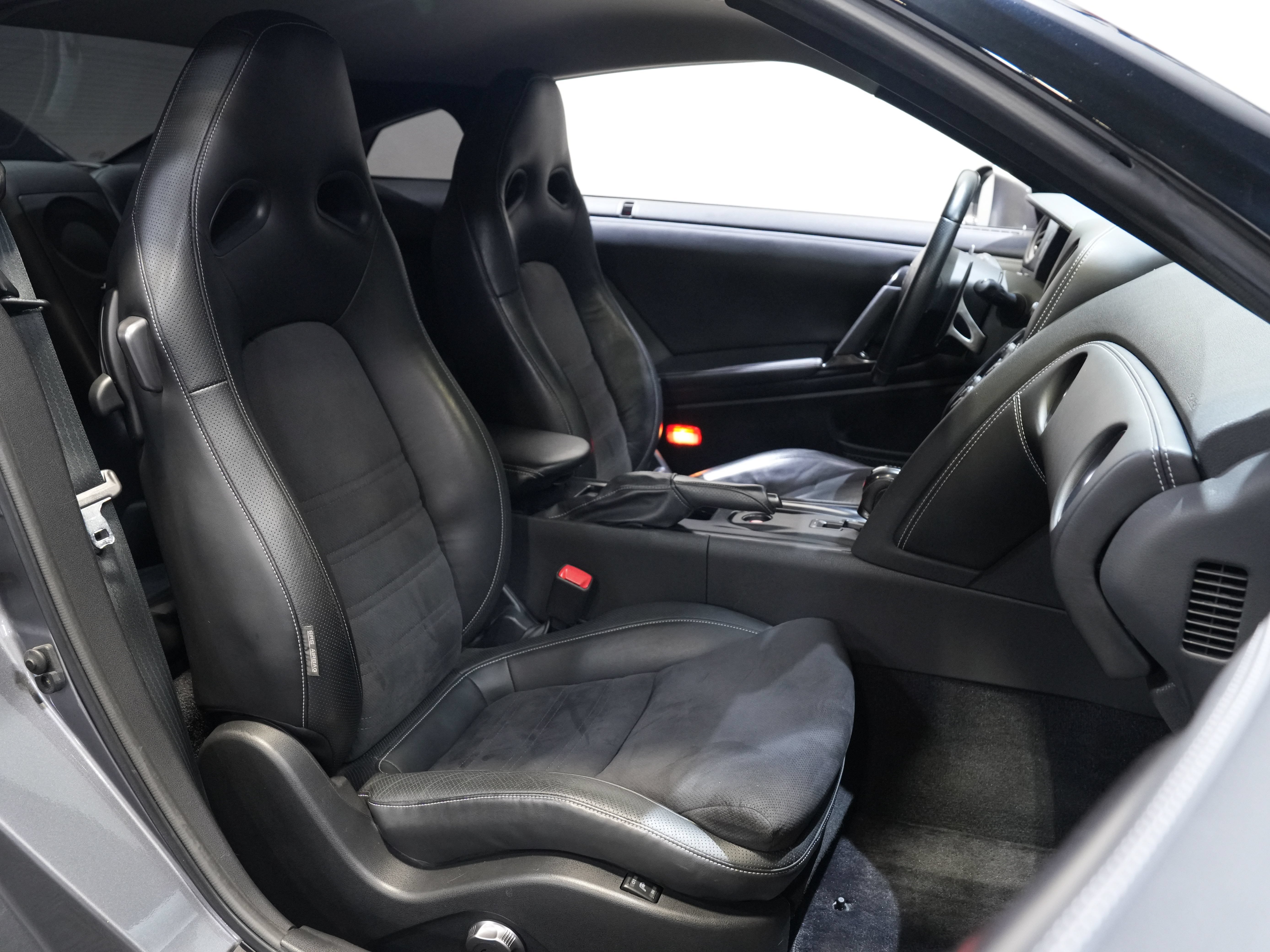 Used 2014 Nissan GT-R Premium AWD/4WD image 30