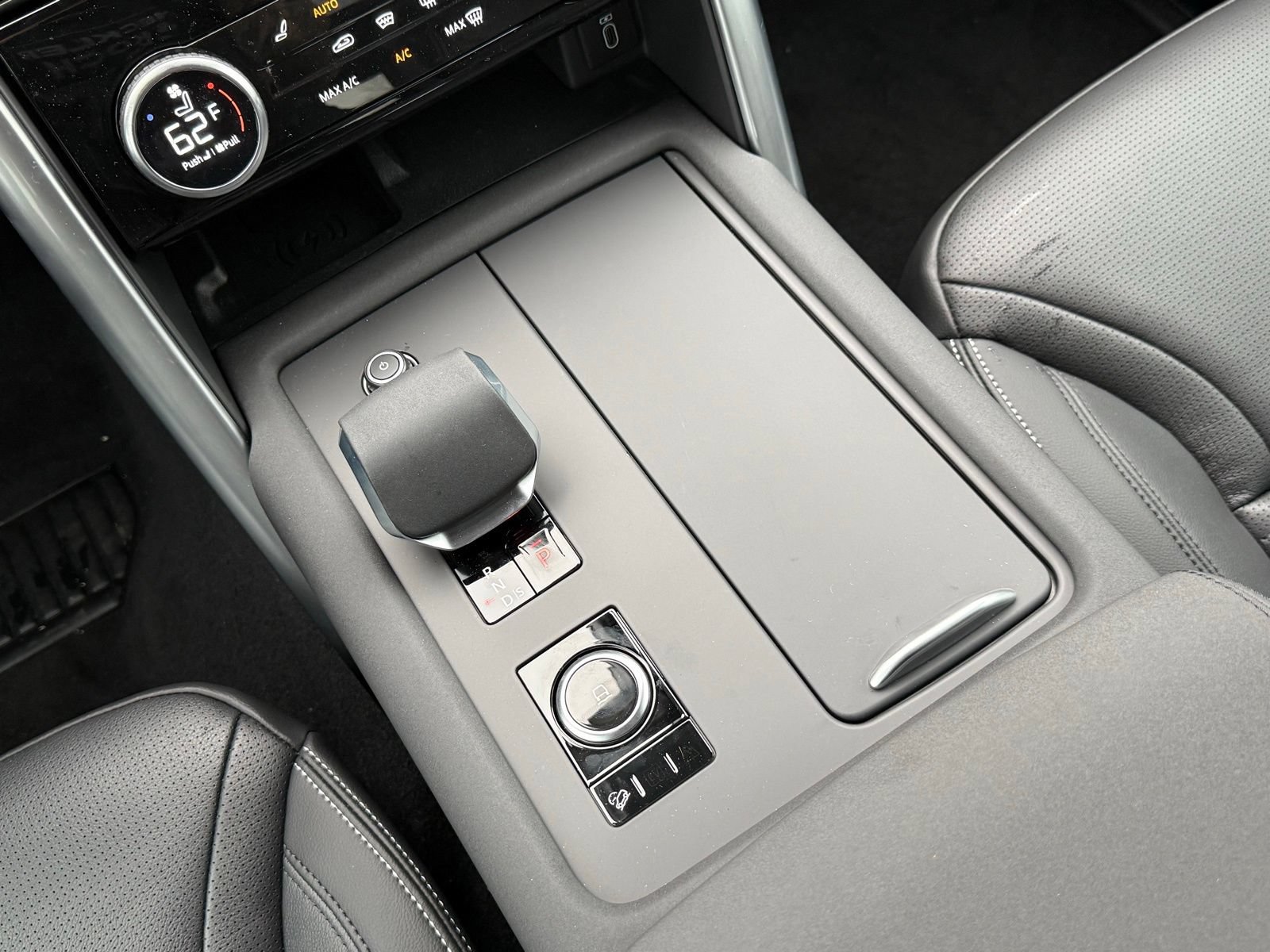 New 2026 Land Rover Discovery S AWD/4WD image 30