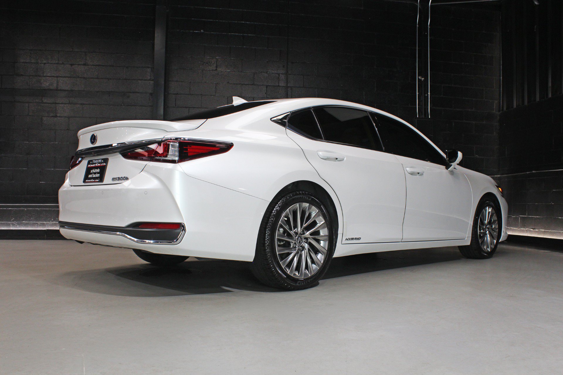 Used 2022 Lexus ES 300h Ultra Luxury w/ Accessory Package 2 FWD image 17