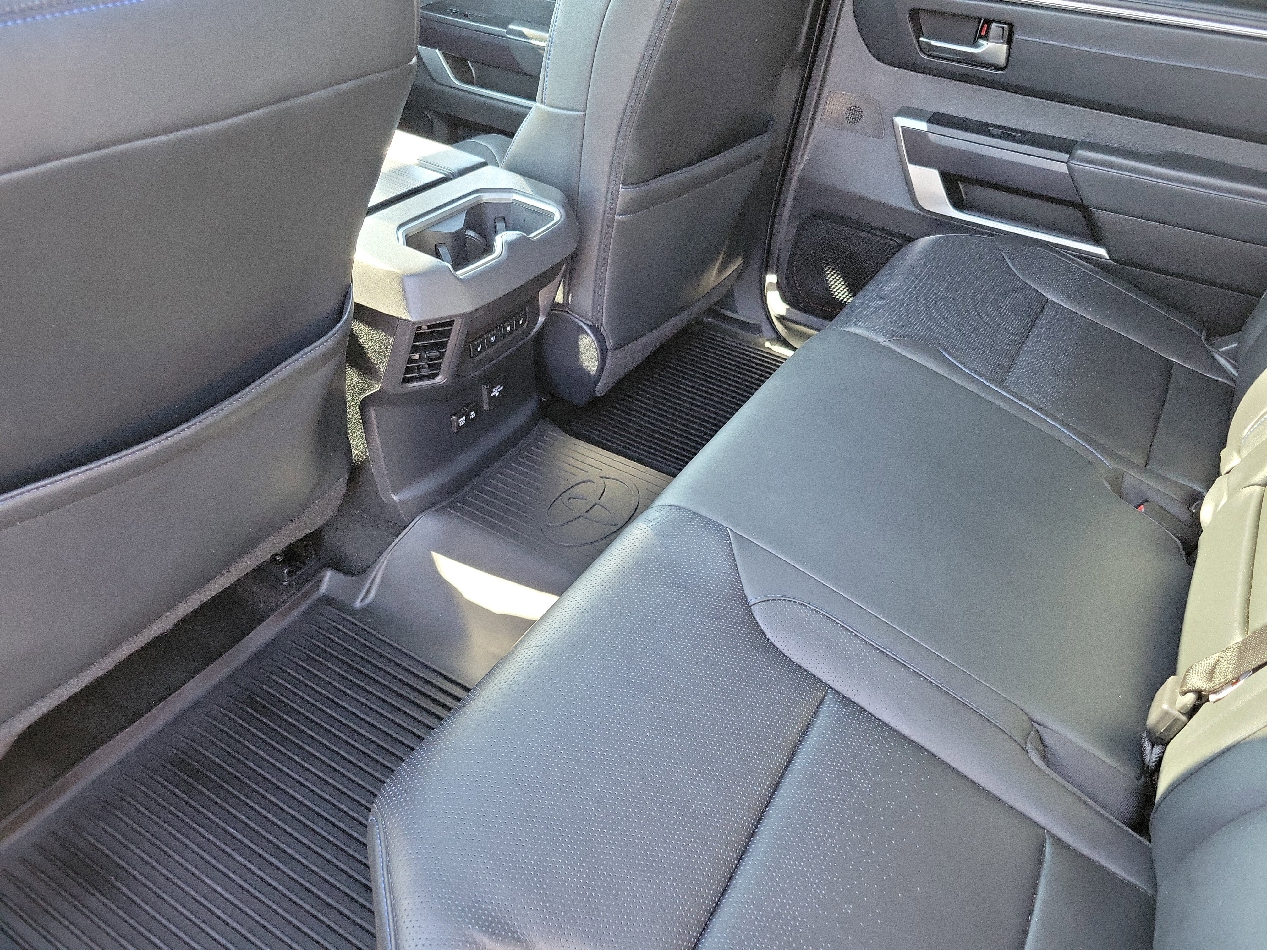 Used 2023 Toyota Tundra Platinum w/ Advanced Package image 11