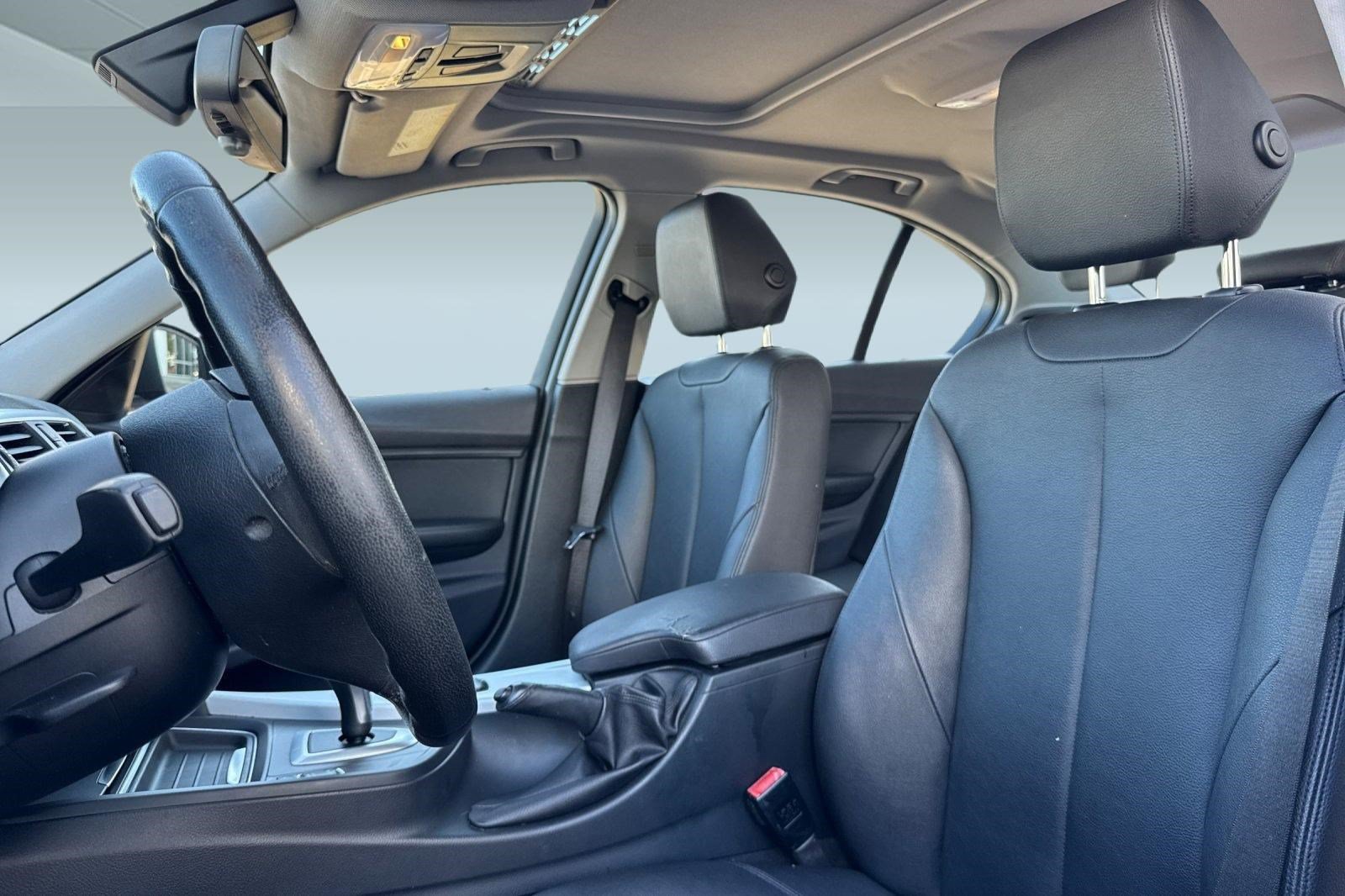 Used 2013 BMW 328i Sedan RWD image 25