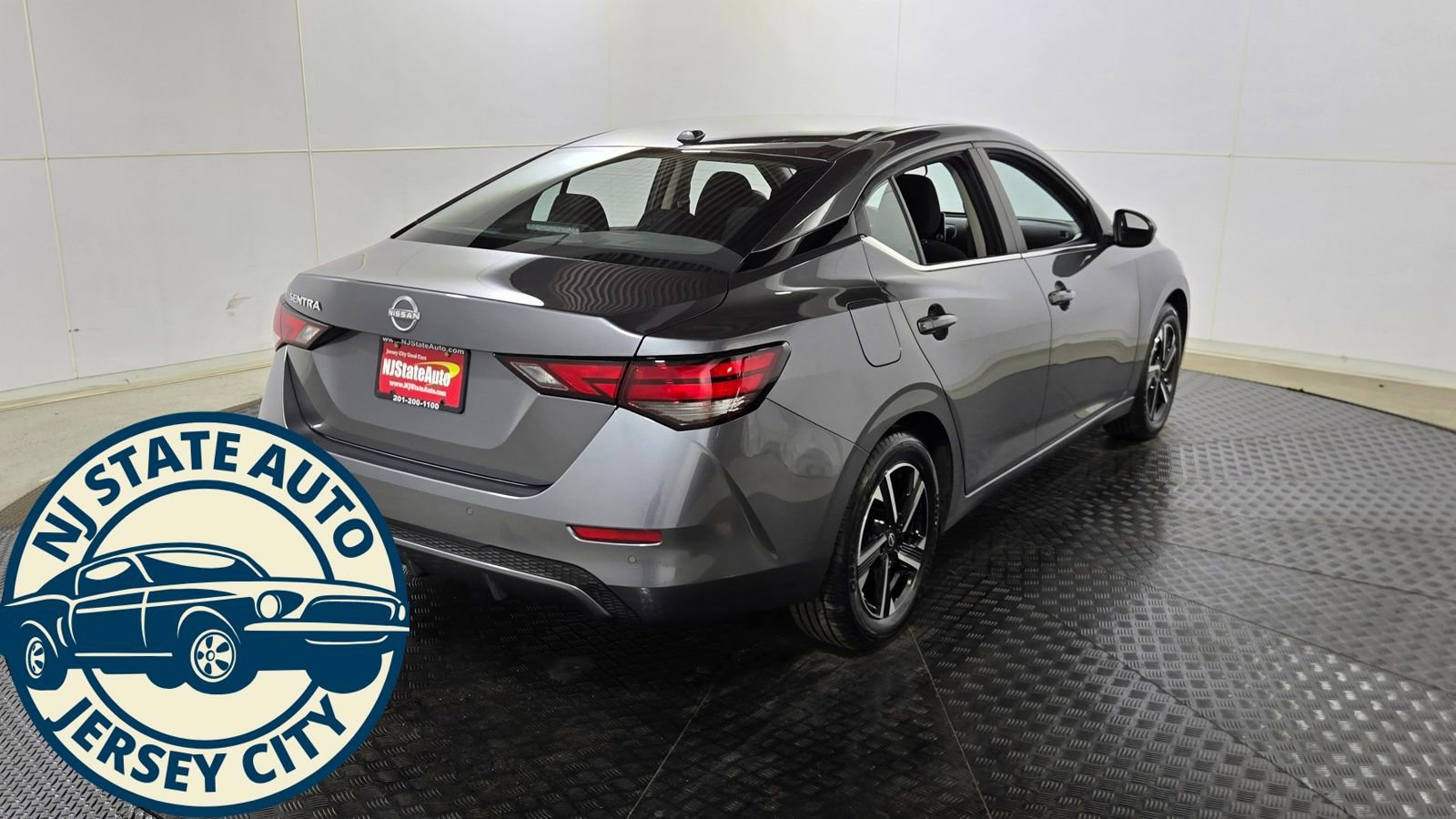 Used 2025 Nissan Sentra SV image 7