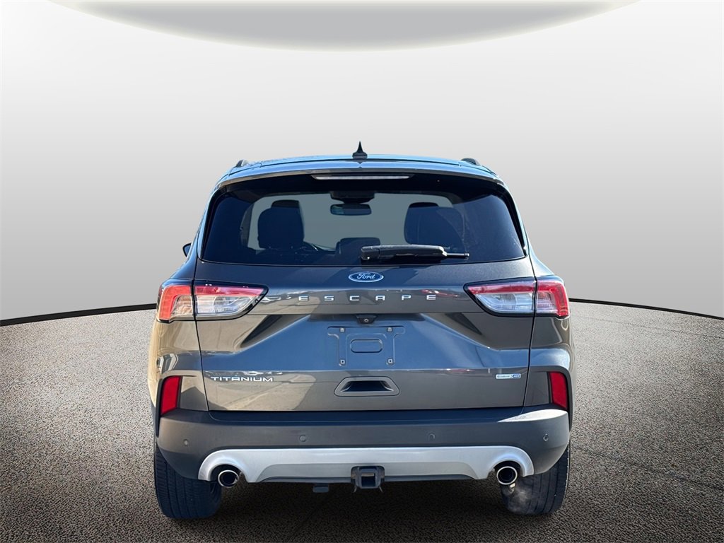 Used 2020 Ford Escape Titanium image 4