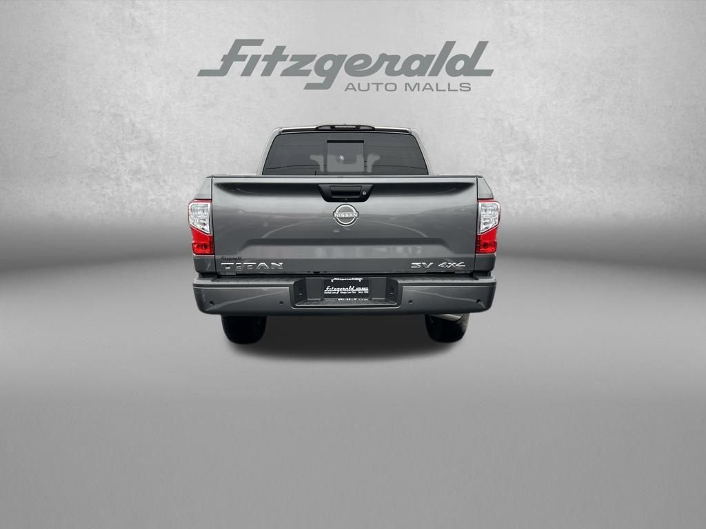 Used 2024 Nissan Titan SV image 6
