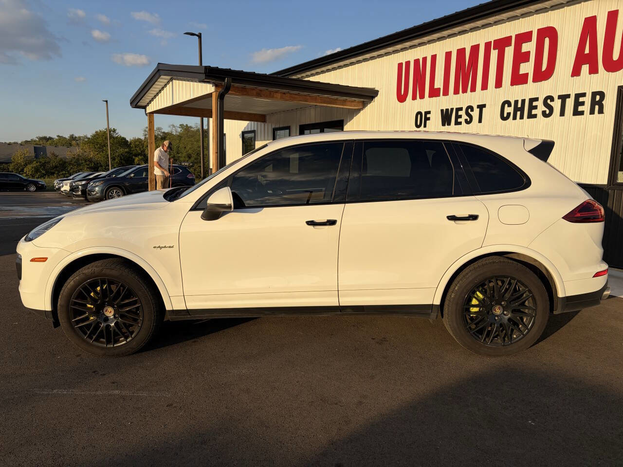 Used 2017 Porsche Cayenne S Platinum image 12
