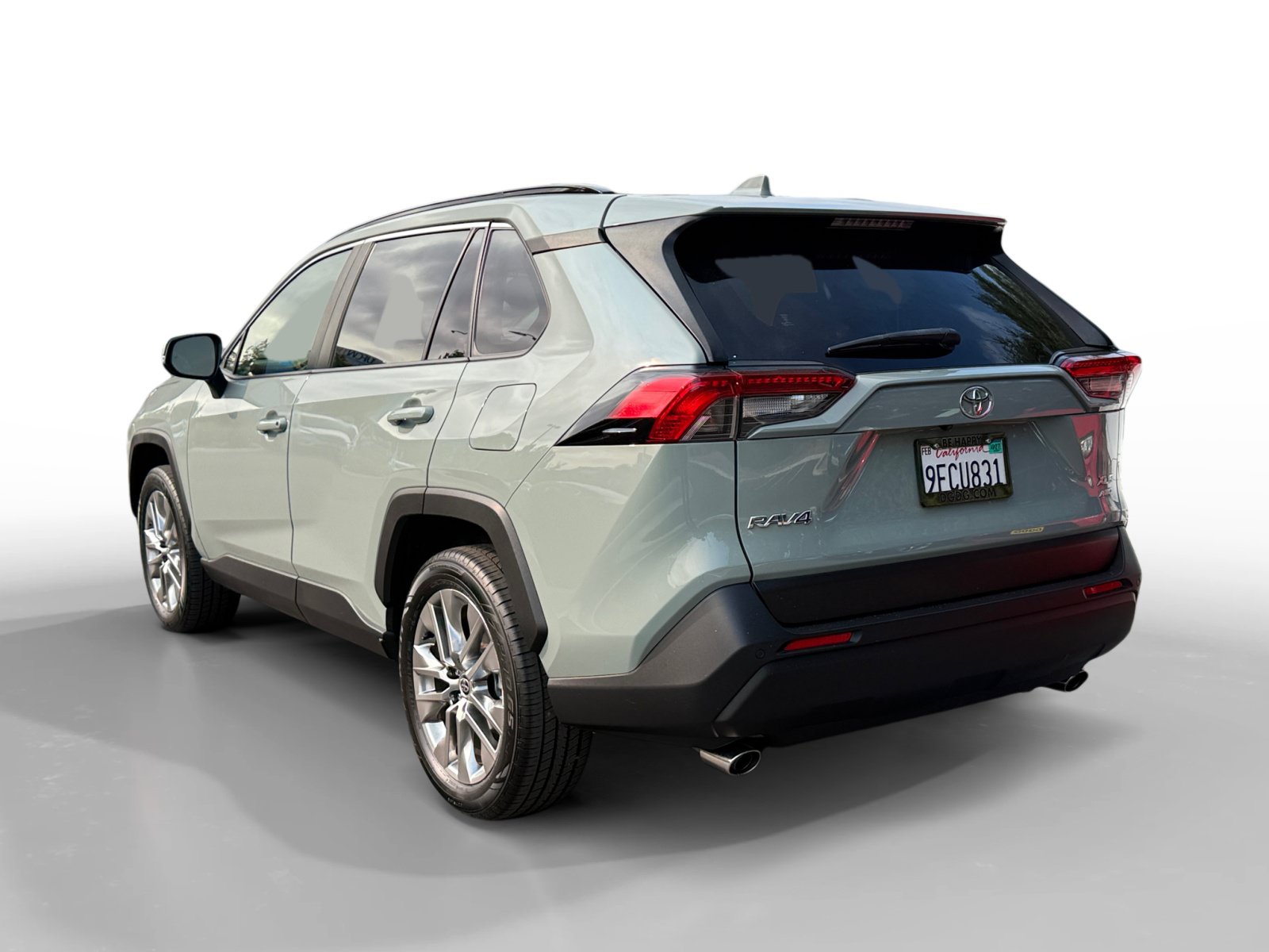 Used 2023 Toyota RAV4 XLE Premium AWD/4WD image 3