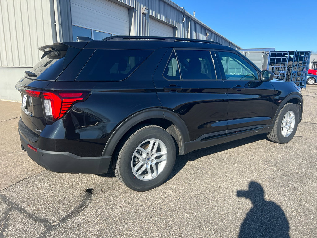 New 2026 Ford Explorer Active image 4