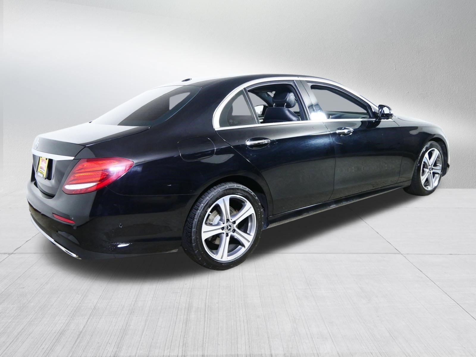 Used 2018 Mercedes-Benz E 300 4MATIC image 7