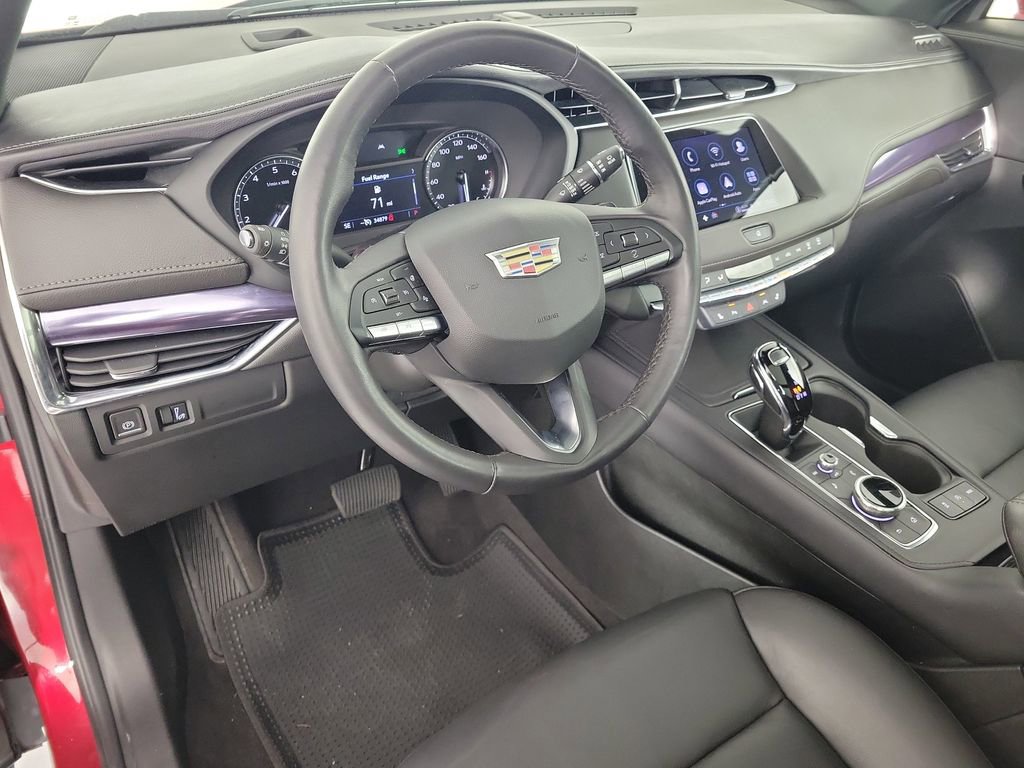 Certified 2023 Cadillac XT4 Luxury w/ Cold Weather Package FWD image 18