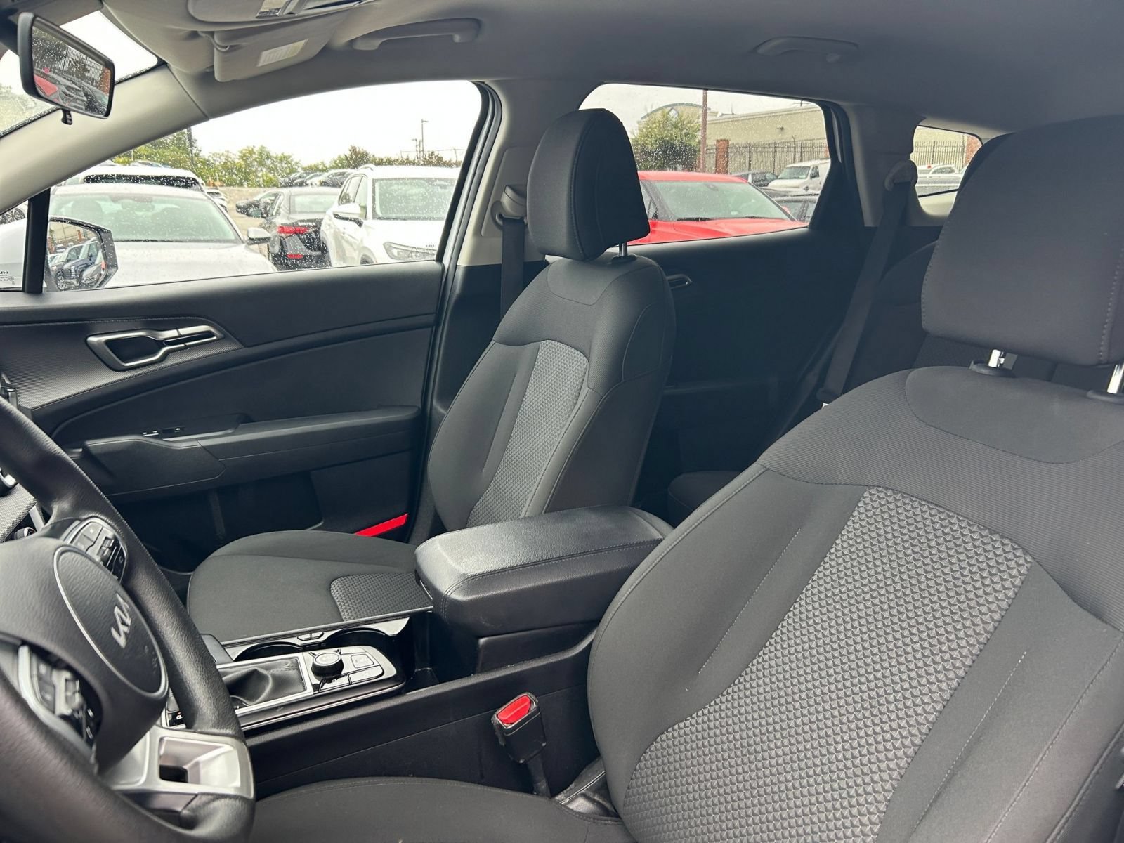 Used 2025 Kia Sportage LX AWD/4WD image 30