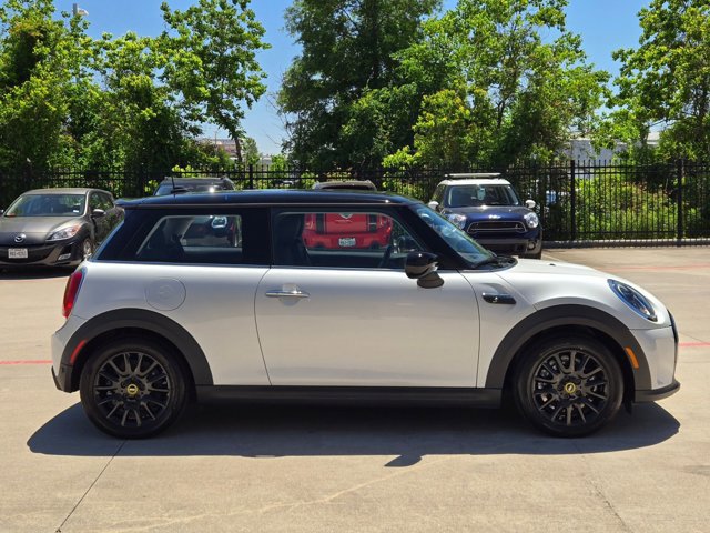 Used 2024 MINI Cooper SE FWD image 4