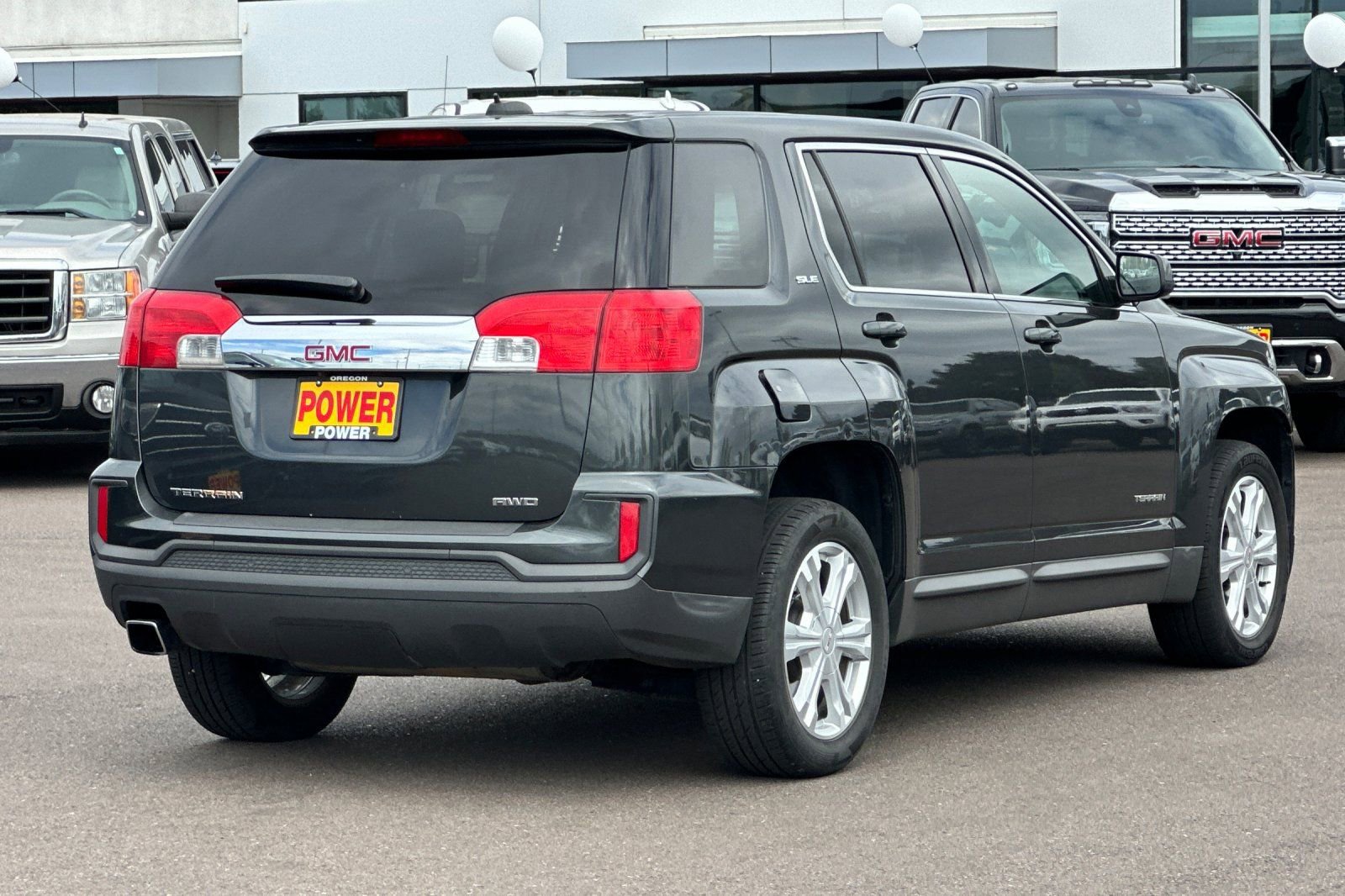Used 2017 GMC Terrain SLE AWD/4WD image 4