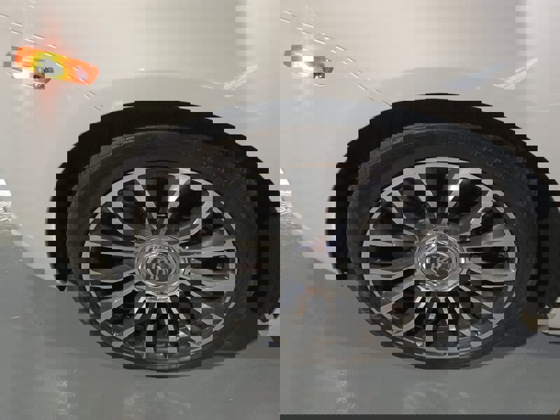 Used 2018 Rolls-Royce Dawn image 36