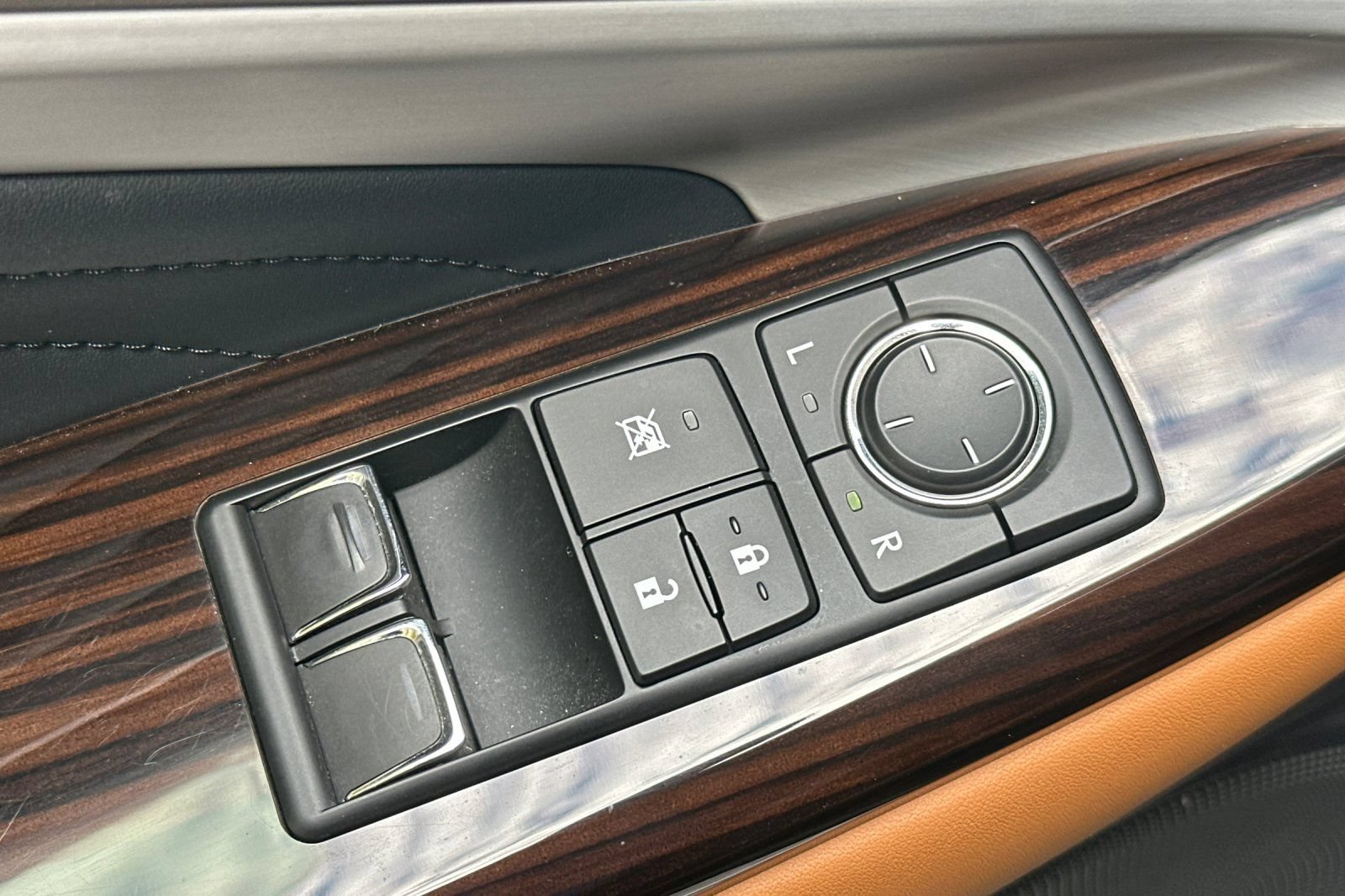Used 2019 Lexus RC 300 w/ Premium Package RWD image 13