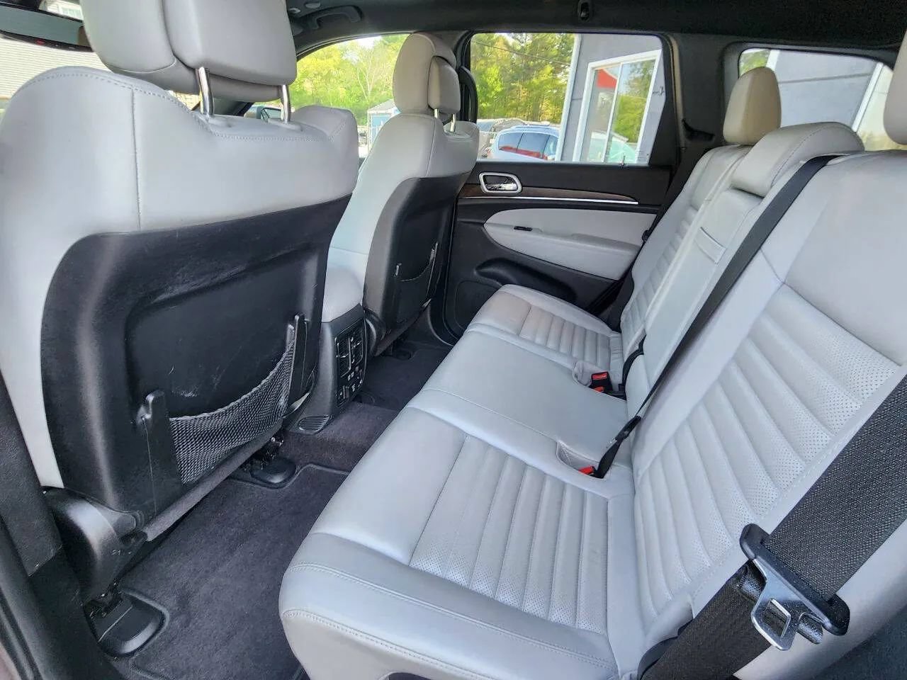 Used 2018 Jeep Grand Cherokee Limited AWD/4WD image 11
