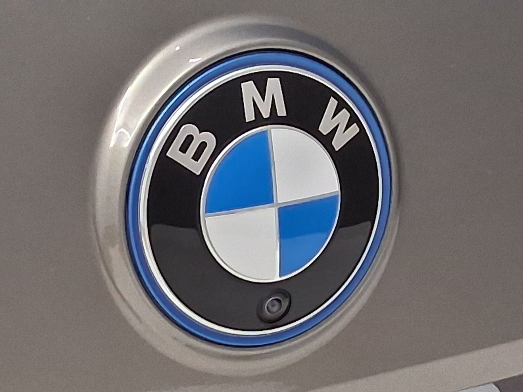 Used 2025 BMW iX xDrive50 w/ Premium Package AWD/4WD image 27