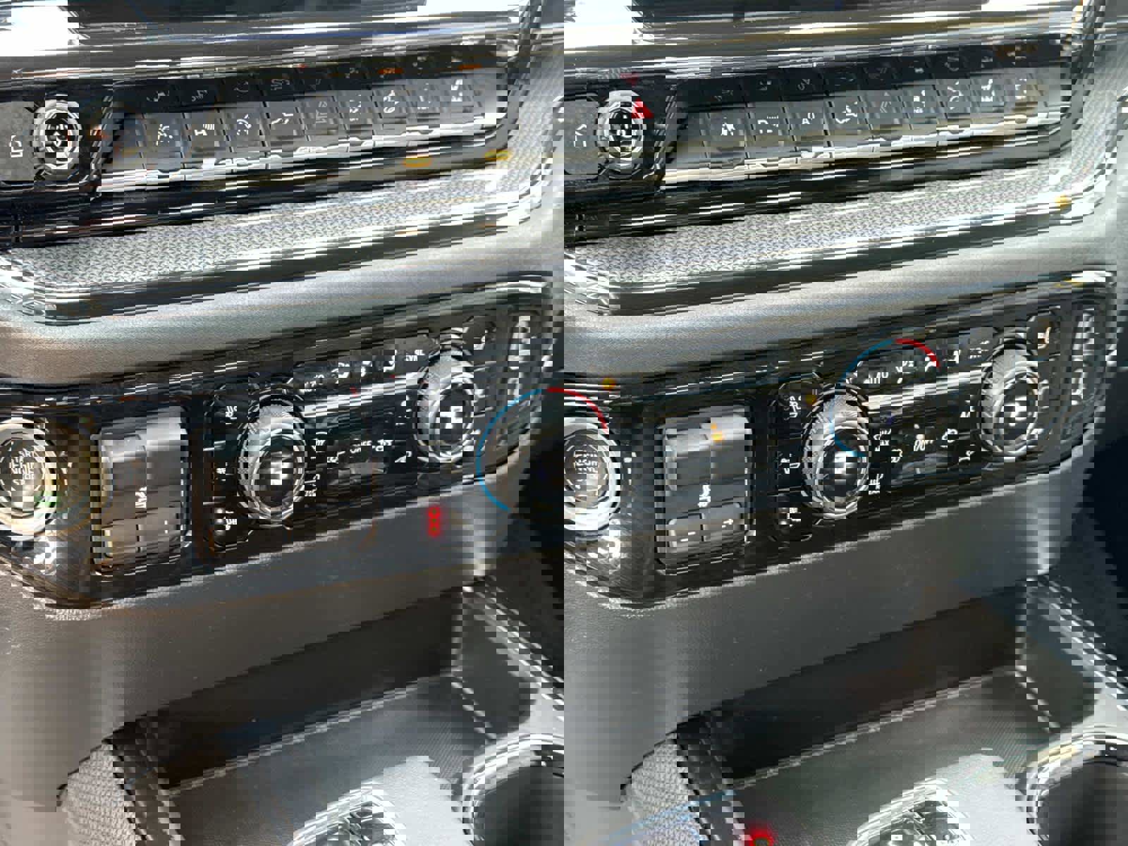 Used 2022 Chevrolet Silverado 1500 ZR2 w/ Technology Package image 20