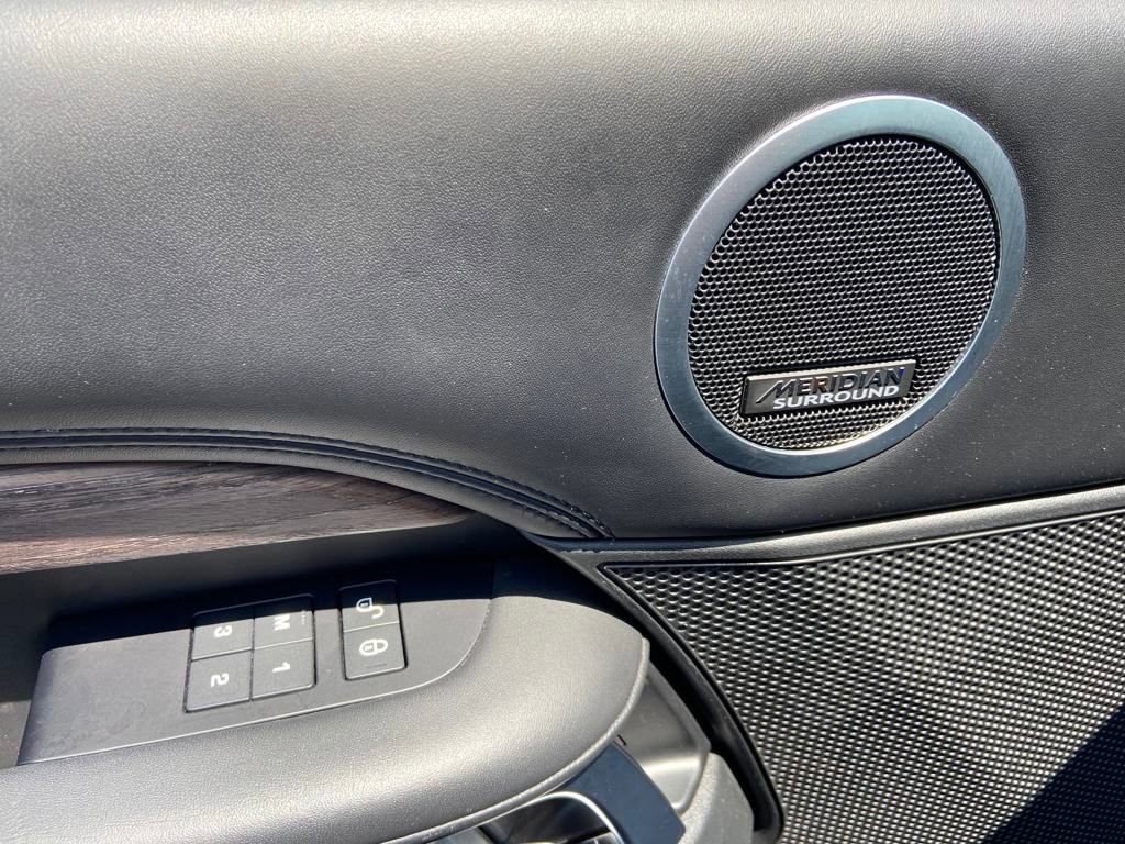 Used 2019 Land Rover Discovery HSE Luxury image 14