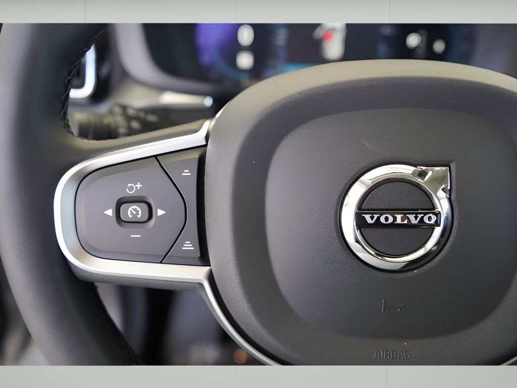 New 2025 Volvo XC60 B5 Core w/ Climate Package image 11