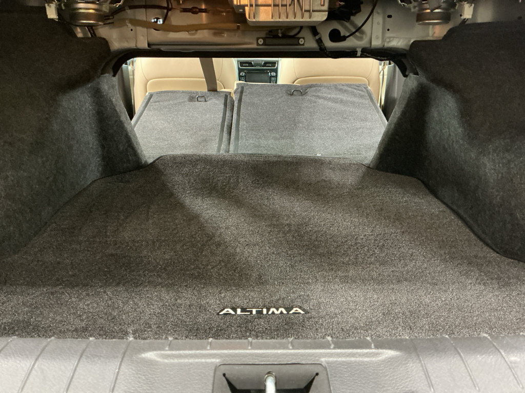 Used 2015 Nissan Altima 2.5 SL w/ Technology Package FWD image 25